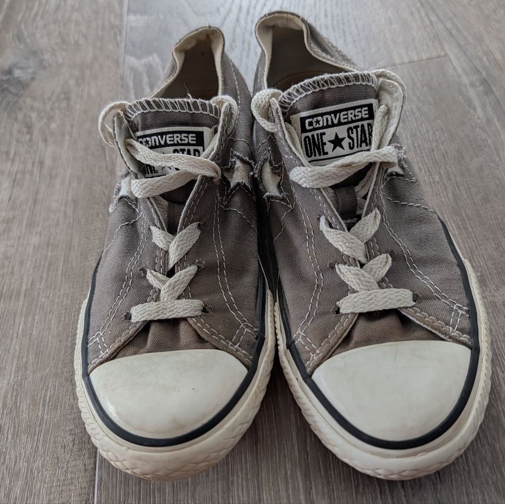 Converse One Star Kids Sneakers - Gray and White